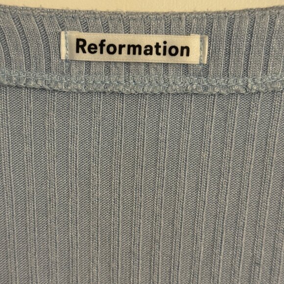Reformation Ribbed Button-Front Crop Top – Light Blue - Picture 3 of 4